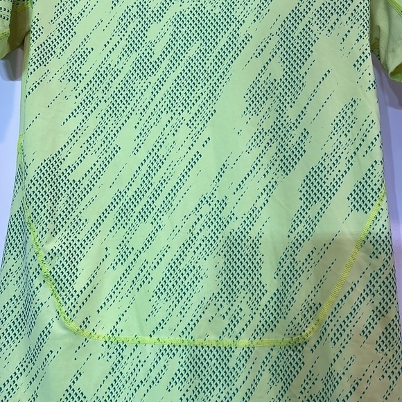 Nike pro combat compression shirt, large women’s neon yellow blue - Picture 3 of 6